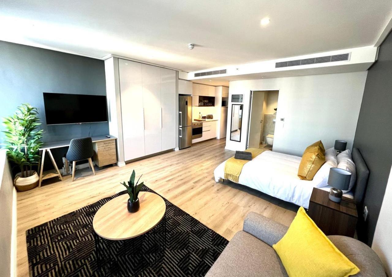 Skyline Views Stylish With Pool, Parking No Load Shedding Apartment