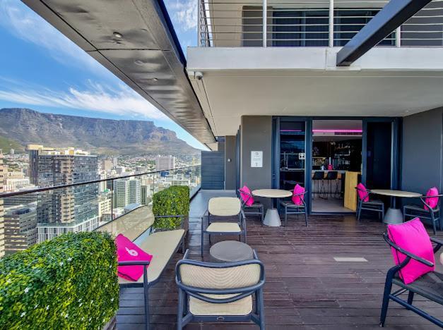 Apartment Skyline Views Stylish With Pool, Parking No Load Shedding Cape Town
